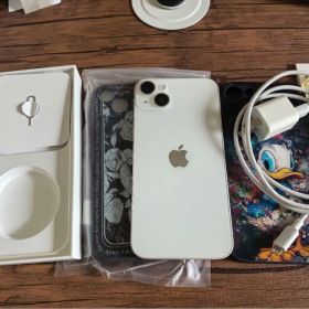 Apple iPhone 14 Plus 本体 ホワイト 128GB