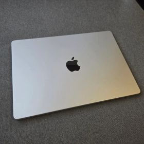 液晶割れ MacBook Pro 14" 2021/M1Pro/16GB/1TB