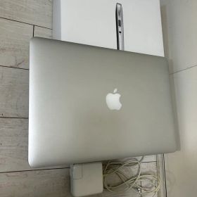 Apple MacBook Air 2017 13インチ 256GB