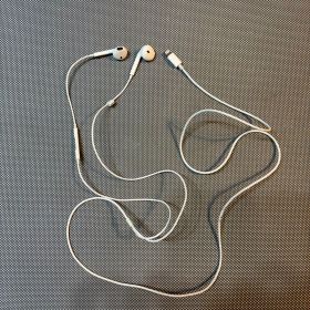 Apple純正 EarPods with Lightning Connector