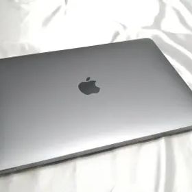 【中古】Apple MacBook Air 13インチ M1(CPU:8C/GPU:7C) 8GB/256GB スペースグレイ MGN63J/A (M1・2020)【スマーク伊勢崎】保証期間１ヶ