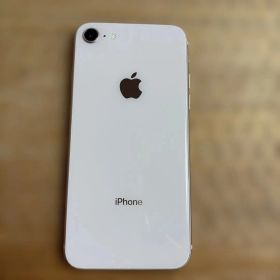 Apple iPhone 8 64GB ゴールド本体 純正イヤホンとコード付き