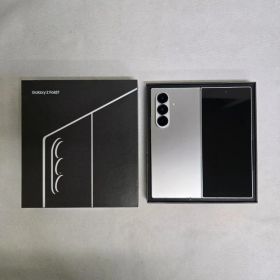 [極美品] Samsung Galaxy Z Fold7 シルバー 512GB