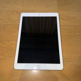 Apple iPad 本体 第6世代