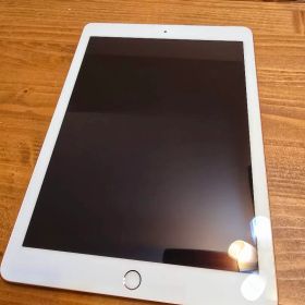 Apple iPad (第6世代) 本体 ゴールド