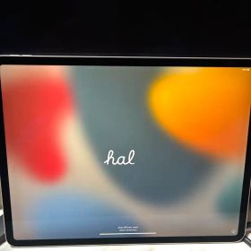 【値引き交渉ok】iPad Pro(12.9インチ)Wi-Fi 第三世代
