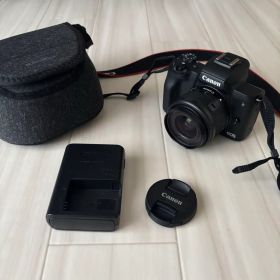 Canon EOS Kiss M ミラーレス一眼 レンズ・SDカード・ケース付き