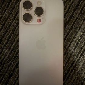 iPhone 16 Pro 128GB ホワイトチタニウム 美品