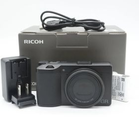 【シャッター回数1620回】■美品■ RICOH GR IIIx デジタルカメラ 【焦点距離 40mm / 24.2M /GRレンズ / 3軸・4段 手ぶれ補正機構 SR】