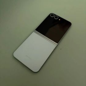 ジャンクSamsung Galaxy Z Flip6 本体 国内版 ドコモ