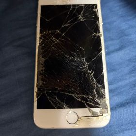 Apple iPhone 8 本体