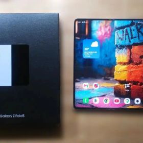 Samsung Galaxy Z Fold 5 アイシー ブルー