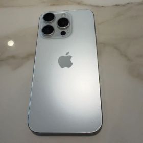 iPhone 15pro 256GB SIMフリー 修理歴なし 美品