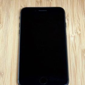 Apple iPhone 8 64GB ブラック 本体