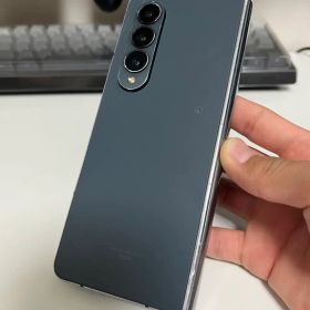 Samsung Galaxy Z Fold4 本体 SCG16