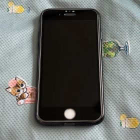Apple iPhone 8 シルバー 本体