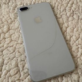 iPhone 8 plus 64GB シルバー （箱なし本体のみ）