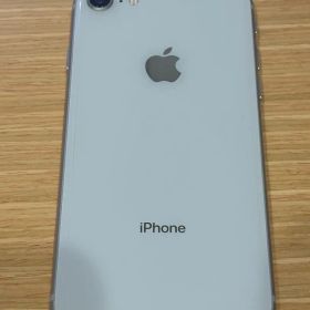 Apple iPhone 8 本体