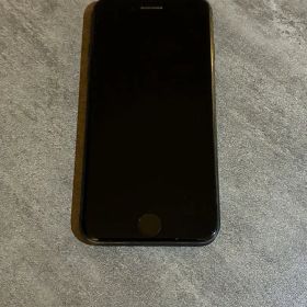 Apple iPhone8 本体 【バッテリー96%】