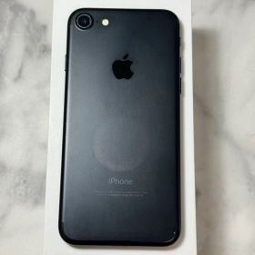 Apple iPhone 7 32GB ブラック 本体 76%
