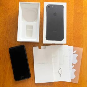 iPhone 7 Black 128GB 箱付き バッテリー82%