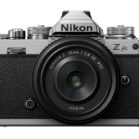 Nikon Z fc 28mm f/2.8 Special Edition キット [シルバー]【お取り寄せ商品（3週間から4週間程度での入荷、発送）】