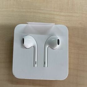 (D1780) 中古新品Apple EarPods Lightning イヤホン (A1748) + ヘッドホンジャックアダプタ (A1479) 純正