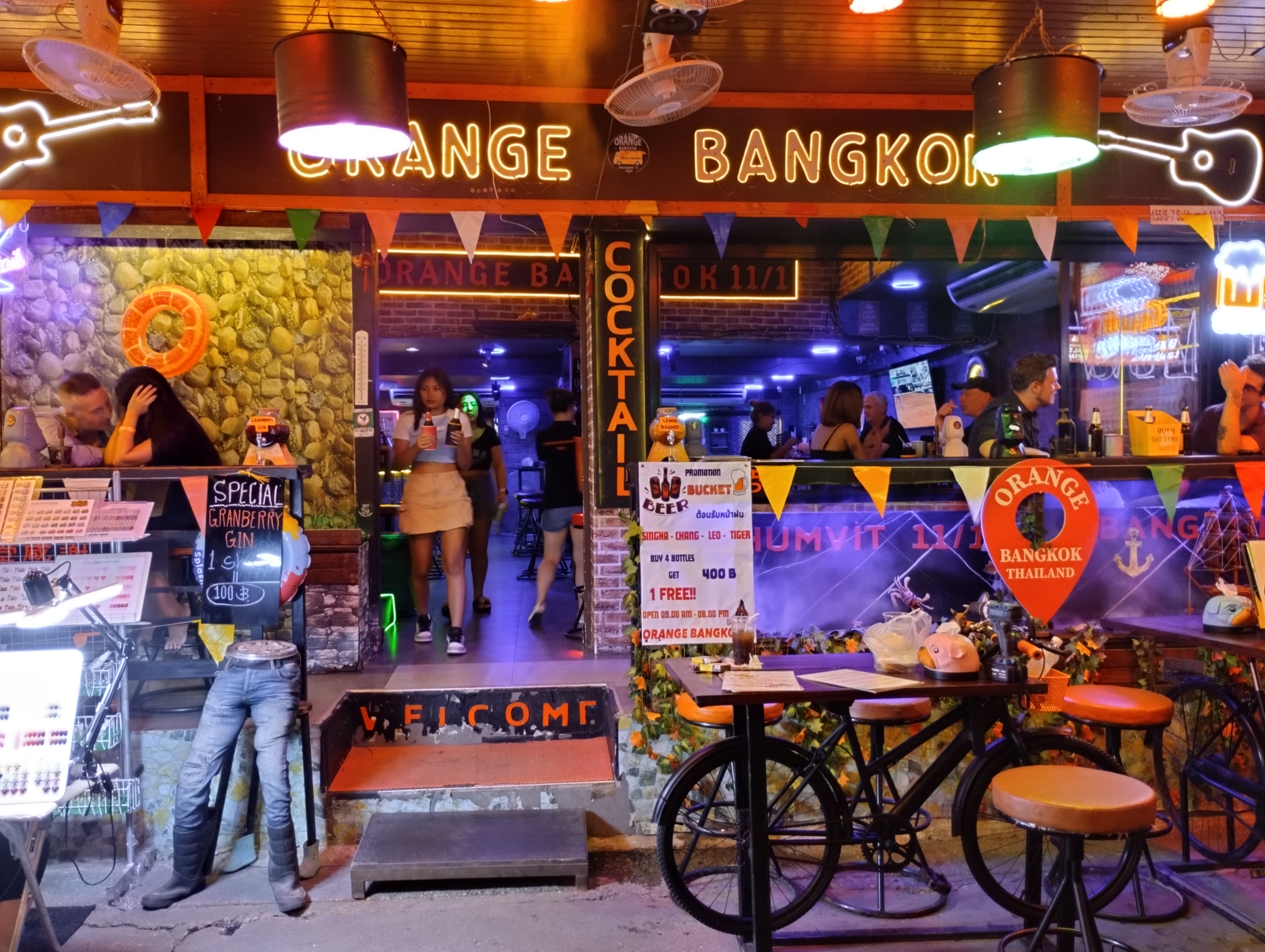 Orange Bar Bangkok