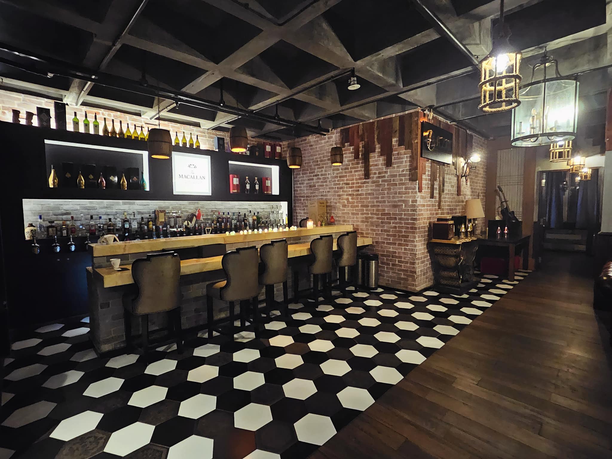 Azit Korean KTV