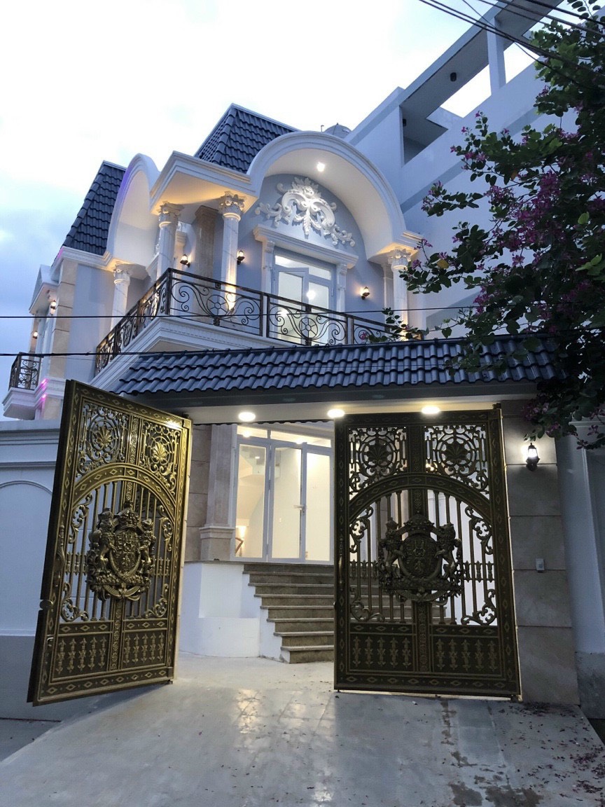 Mua đc nhà lớn hơn, cần bán gấp nhà cấp 4 ngang 6.2m dài 8m, hai mặt tiền hẻm xe hơi Phan Xích Long