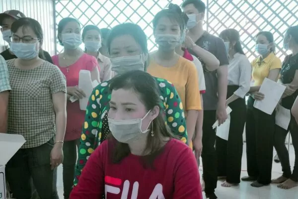 Nam Viet F&B periodic health check: Protecting workers' health. 4 VINUT Kham suc khoe dinh ky 15 resize