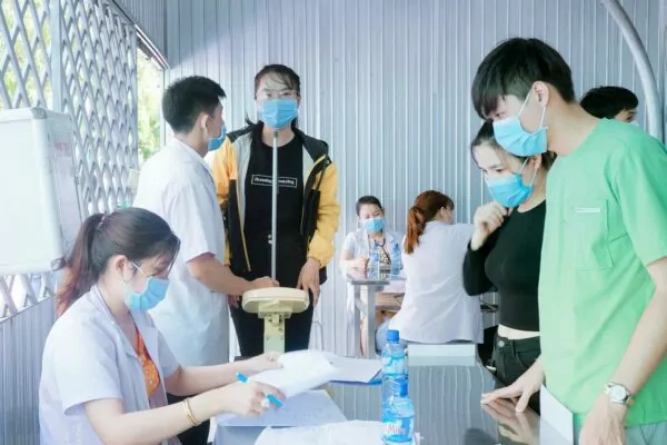 Nam Viet F&B periodic health check: Protecting workers' health. 6 VINUT Kham suc khoe dinh ky 17 resize