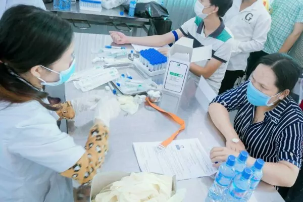 Nam Viet F&B periodic health check: Protecting workers' health. 2 VINUT Kham suc khoe dinh ky 5 resize