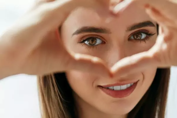 Improves Eye Health