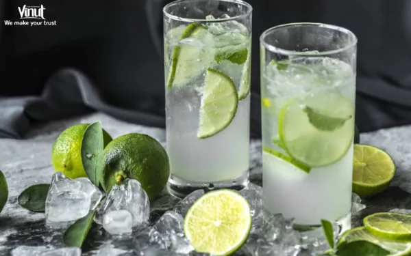 VINUT_Lime juice is a popular beverage extracted from the pulp of lime