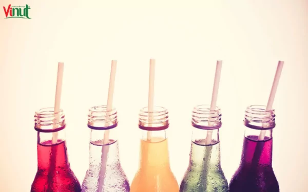 VINUT_Joseph Priestley, an English scientist, and missionary, invented a method of infusing carbon dioxide into water, creating the first artificially carbonated water.