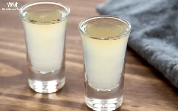 VINUT_The White Tea Shot is a relatively modern cocktail that gained popularity in the early 2000s VINUT_The White Tea Shot is a relatively modern cocktail that gained popularity in the early 2000s