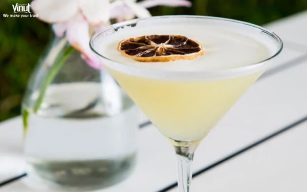 VINUT_White Tea Martini VINUT_White Tea Martini