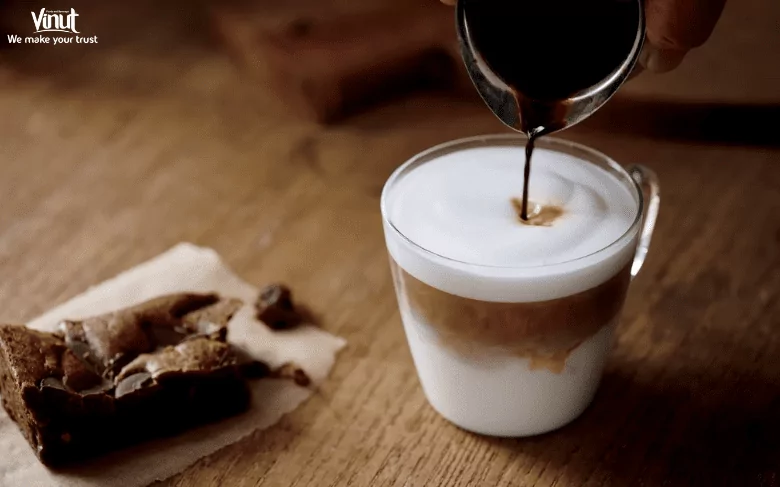 Delving Deep into the Coffee Drinks from Around the World 4 VINUT_Latte: A Blank Canvas for Creativity