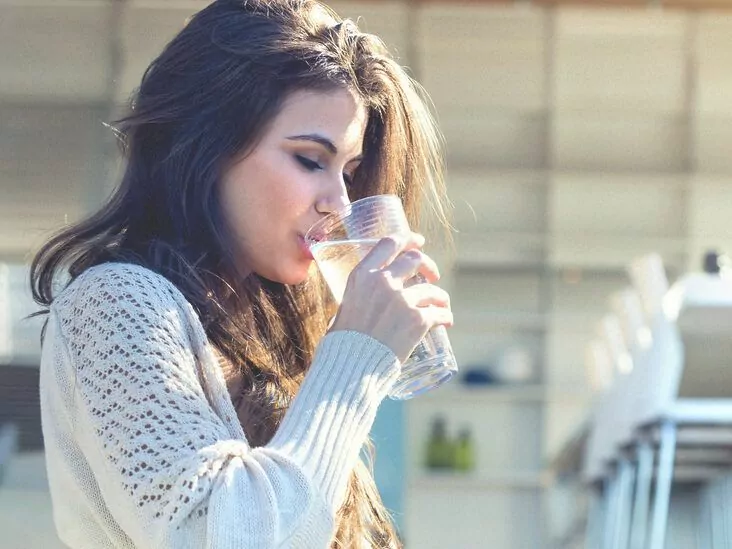 Should You Drink Water First Thing in the Morning? 2 Should You Drink Water First Thing in the Morning?