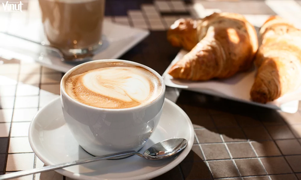 Espresso vs Cappuccino: Comparison of Two Italian Coffee Classics 3 VINUT_Cappuccino: The Creamy Delight