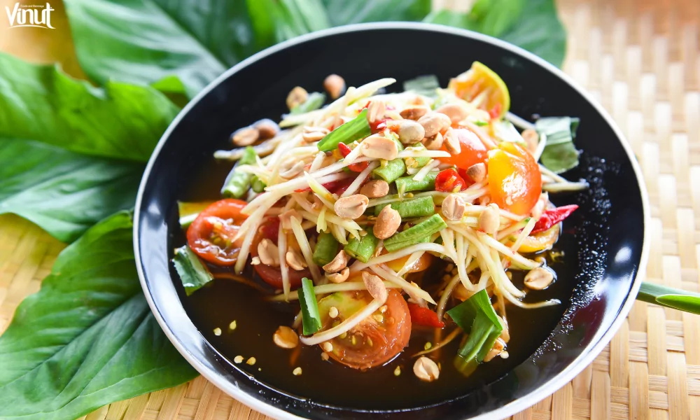 Papaya: Exploring the Wonder of A Nutrient-Packed Tropical Delight 6 VINUT_Papaya Salad