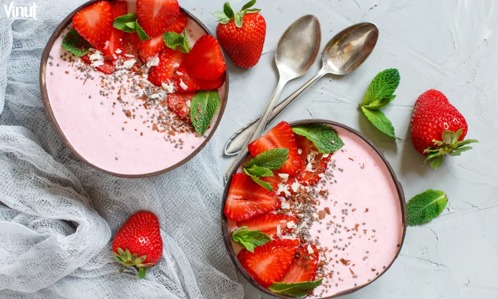 VINUT_Strawberry Smoothie Bowl