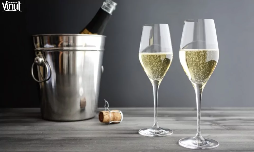 4 Special Drinks for Easter Dinner 4 VINUT_Sparkling Wine and Champagne