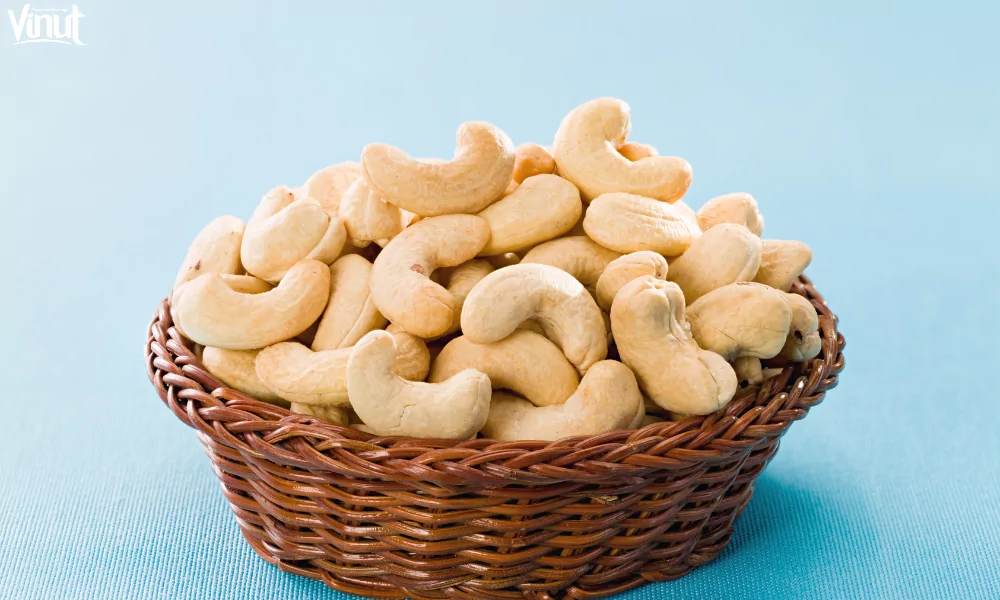VINUT_Exploring Cashew Fruit Around the World
