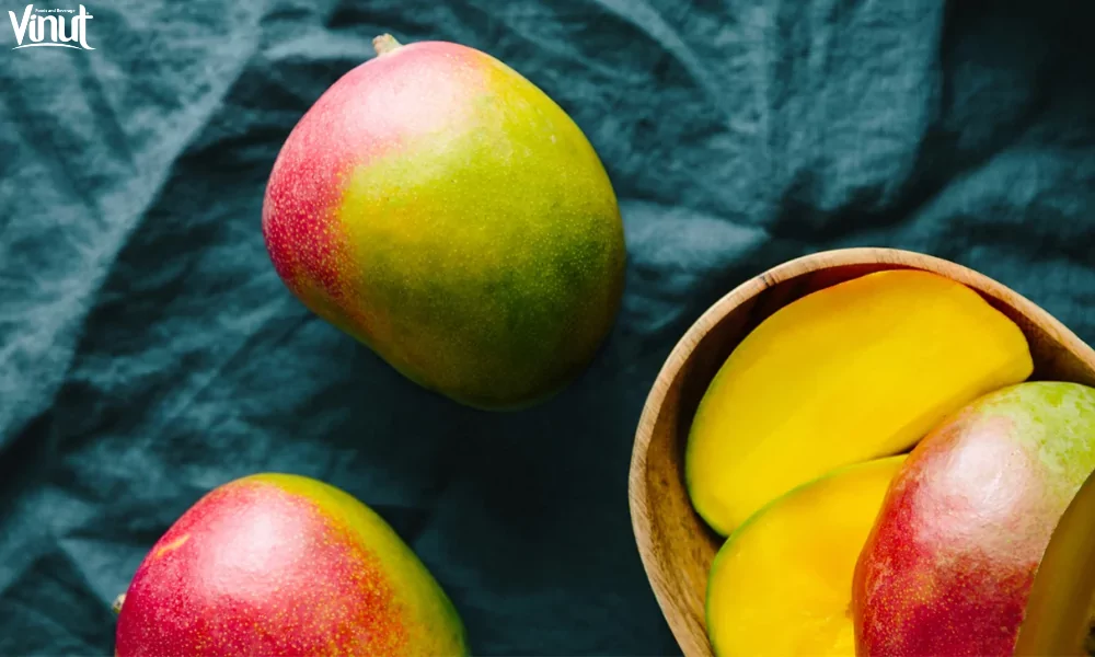 Top 10 Popular Fruits Around The World 8 VINUT_Mangoes: A Fruit for the Future