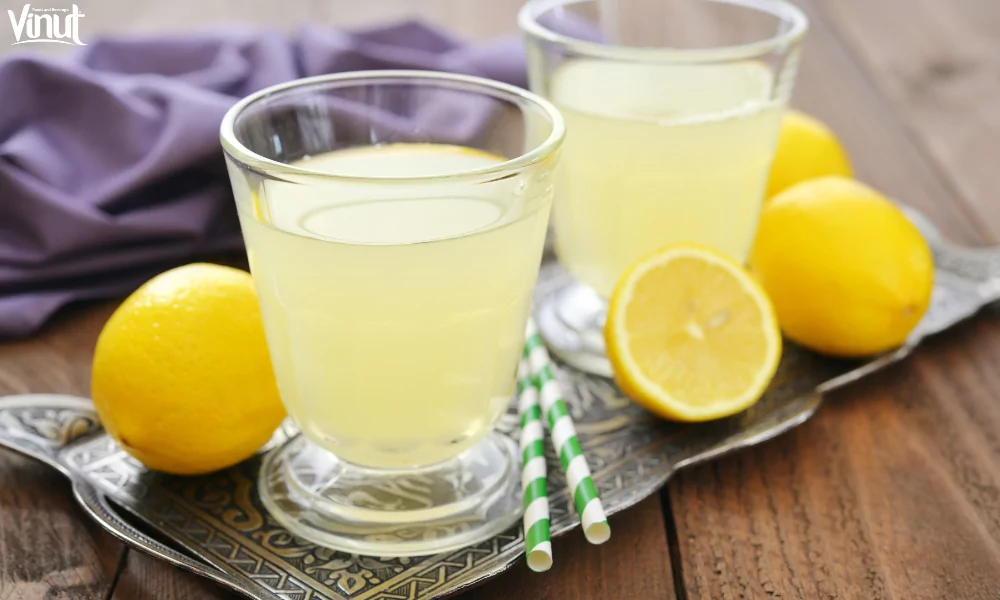 Lemon Juice: 5 Amazing Benefits, Uses, and Tips 12 VINUT_Improves Heart Health
