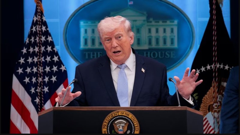 特朗普表示美国将与伊朗合作“挖掘并移除”浓缩铀